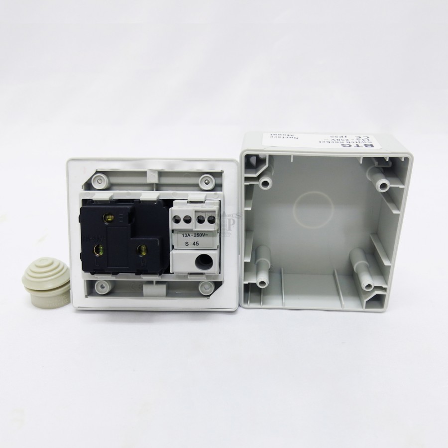 Btg Ip55 13a Weatherproof Switch Socket Surface Mounted Type