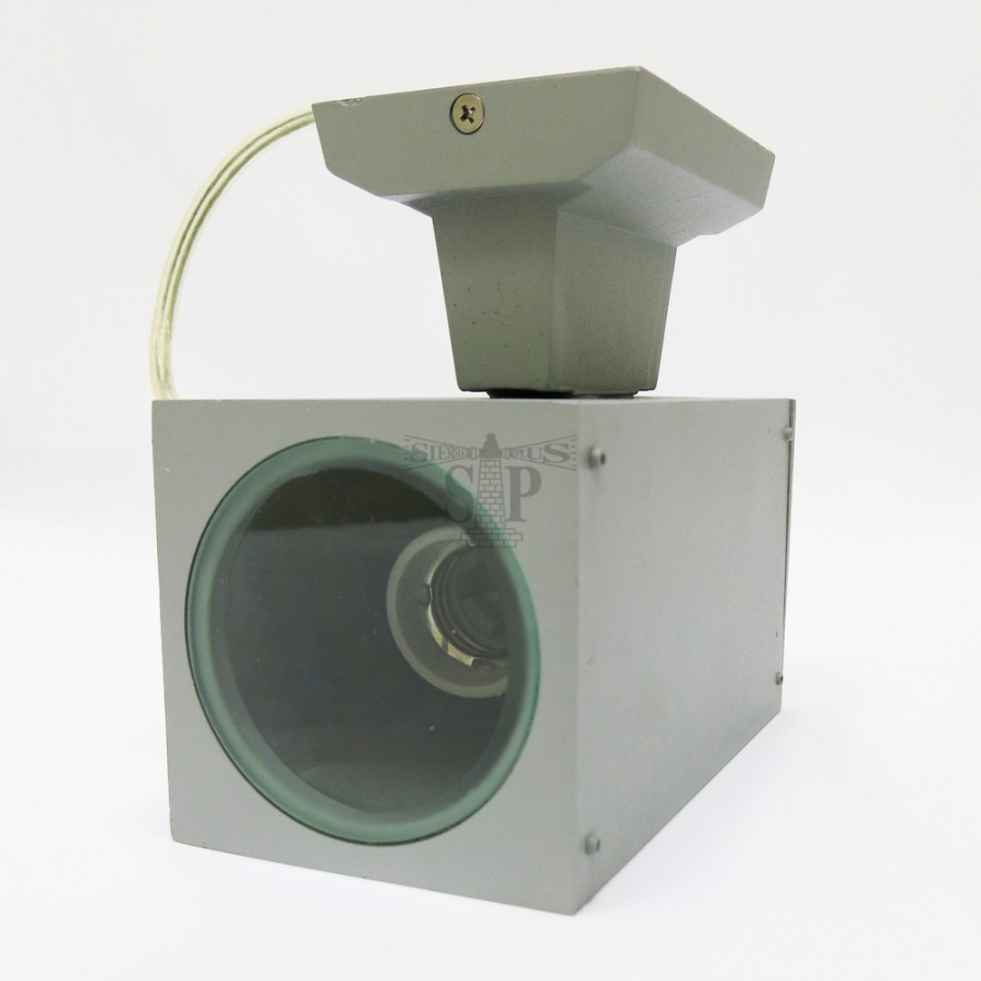 9008 E27 Par 20 Outdoor Wall Lamp/Weatherproof Fitting (Grey) Square ...